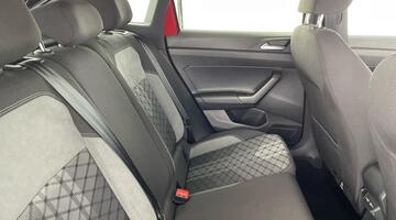 2022 Volkswagen 1.0 TSI R-Line Euro 6 5-door (Red) - Image: 28