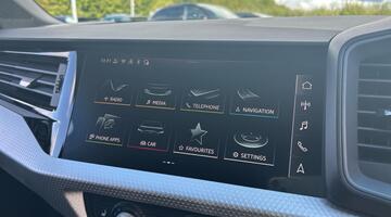 2025 Audi 1.0 TFSI 30 S line Sportback Euro 6 5-door (Green) - Image: 7