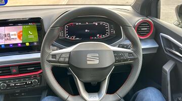 2025 SEAT 1.0 TSI FR Black Edition Euro 6 5-door (Grey) - Image: 19