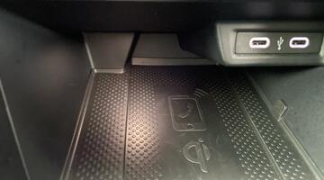 2022 Volkswagen 1.0 TSI R-Line Euro 6 5-door (Red) - Image: 13