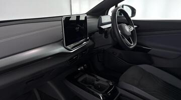 2025 Volkswagen Pro 77kWh Match Auto 4Motion 5-door (White) - Image: 2