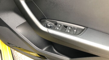 2022 Audi 1.0 TFSI 30 Black Edition Sportback Euro 6 5-door (Yellow) - Image: 23