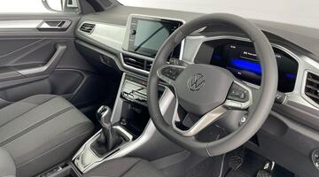 2025 Volkswagen 1.0 TSI Style Euro 6 5-door (Multicolour) - Image: 6