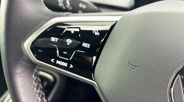 2022 Volkswagen Pro Performance 58kWh Family Auto 5-door (White) - Image: 21