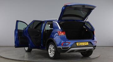 2022 Volkswagen TSI Style Euro 6 5-door (Blue) - Image: 11