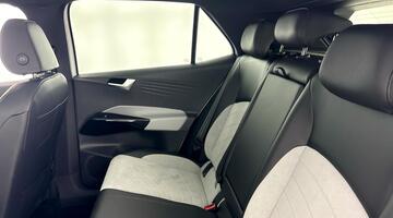 2022 Volkswagen Pro Performance 58kWh Family Auto 5-door (White) - Image: 34