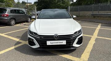 2025 Volkswagen 2.0 TSI R Fastback DSG 4Motion Euro 6 5-door (White) - Image: 9