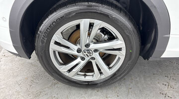 2025 Volkswagen TSI R-Line DSG Euro 6 5-door (White) - Image: 23