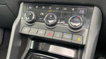 2024 Škoda 2.0 TDI Laurin & Klement DSG 4WD Euro 6 5-door (7 Seat) (Black) - Image: 27