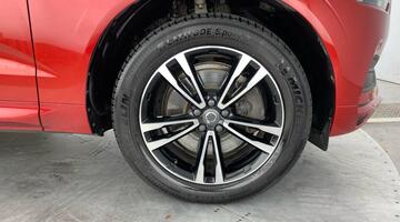 2019 Volvo 2.0 T4 Edition Auto Euro 6 5-door (Red) - Image: 5