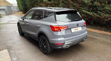 2025 SEAT 1.0 TSI FR Black Edition Euro 6 5-door (Grey) - Image: 11