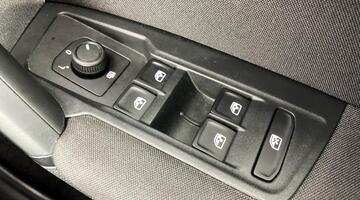 2021 Volkswagen TSI Life DSG Euro 6 5-door (Silver) - Image: 19