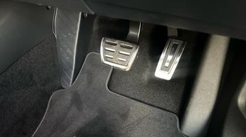 2025 Volkswagen ETSI MHEV R-Line DSG Euro 6 5-door (Blue) - Image: 34