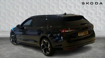 2025 Škoda TSI iV 25.7kWh SportLine DSG Euro 6 5-door (Black) - Image: 3