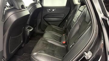 2019 Volvo 2.0 D4 R-Design Auto Euro 6 5-door (Black) - Image: 32