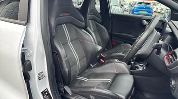 2023 Ford EcoBoost ST Euro 6 5-door (White) - Image: 32