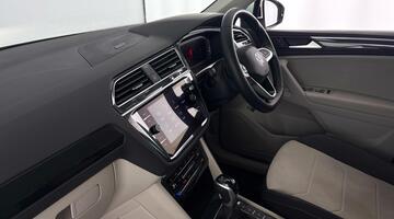 2022 Volkswagen 2.0 TDI Elegance DSG Euro 6 5-door (White) - Image: 2