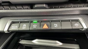 2025 Audi E-hybrid Launch Edition Sportback S Tronic Euro 6 5-door 26kWh (Black) - Image: 16