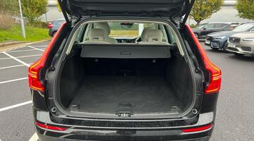 2017 Volvo 2.0 D4 Momentum Auto Euro 6 5-door (Black) - Image: 14