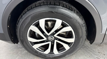 2022 Volkswagen TSI Active DSG Euro 6 5-door (Grey) - Image: 38