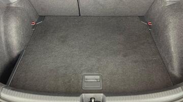 2022 Volkswagen 1.0 TSI R-Line Euro 6 5-door (Red) - Image: 31