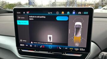 2025 Volkswagen Pro 77kWh Match Auto 5-door (White) - Image: 25