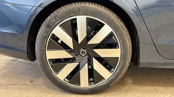 2025 Volvo 2.0h T6 18.8kWh Plus Auto Euro 6 5-door (Blue) - Image: 19