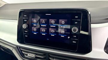 2023 Volkswagen 1.0 TSI Life Euro 6 5-door (Black) - Image: 18