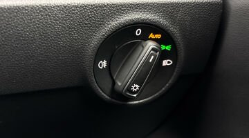 2025 Volkswagen TSI R-Line DSG Euro 6 5-door (White) - Image: 17