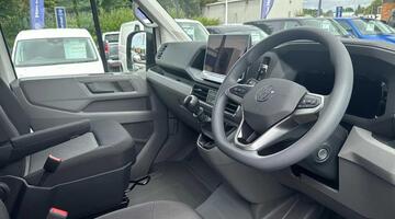 2025 Volkswagen 2.0 TDI CR35 Commerce RWD LWB High Roof Euro 6 5-door (White) - Image: 6