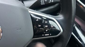 2020 Volkswagen Pro Performance 58kWh Life Auto 5-door (Silver) - Image: 35