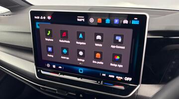 2025 Volkswagen TSI R-Line Euro 6 5-door (Grey) - Image: 18