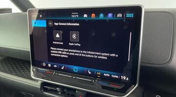 2025 Volkswagen Pro 79kWh Commerce Auto 5-door (Silver) - Image: 14