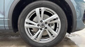 2025 Volkswagen 2.0 TDI R-Line DSG Euro 6 5-door (Blue) - Image: 5