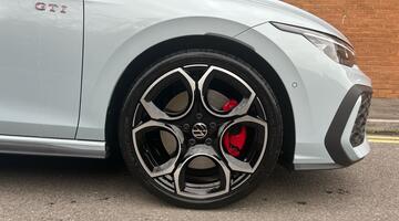 2025 Volkswagen 2.0 TSI GTI DSG Euro 6 5-door (Blue) - Image: 5