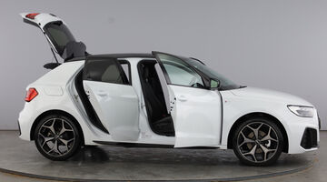 2025 Audi 1.0 TFSI 30 Black Edition Sportback S Tronic Euro 6 5-door (White) - Image: 10