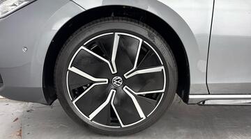 2025 Volkswagen ETSI MHEV R-Line DSG Euro 6 5-door (Multicolour) - Image: 43