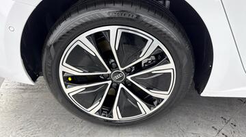 2025 Audi 2.0 e-hybrid5.9kWh Technik Saloon S Tronic quattro Euro 6 5-door (White) - Image: 22