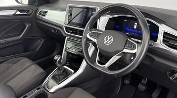 2022 Volkswagen TSI Style 2WD Euro 6 2-door (Multicolour) - Image: 6
