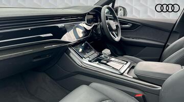 2025 Audi 4.0 TFSI V8 Black Edition Tiptronic quattro Euro 6 5-door (White) - Image: 2