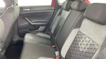 2022 Volkswagen 1.0 TSI R-Line DSG Euro 6 5-door (Red) - Image: 32