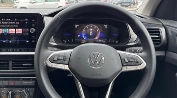 2025 Volkswagen 1.0 TSI Life DSG Euro 6 5-door (Grey) - Image: 33