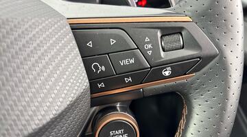 2025 CUPRA 2.0 TSI VZ1 DSG 4-doorive Euro 6 5dr (Black) - Image: 15