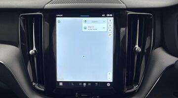 2025 Volvo 2.0h T6 18.8kWh Plus Black Edition Auto Euro 6 5-door (Black) - Image: 36