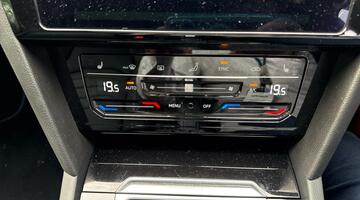 2025 Volkswagen 2.0 TSI R Fastback DSG 4Motion Euro 6 5-door (White) - Image: 34