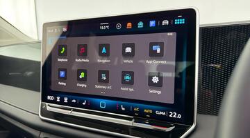 2025 Volkswagen TSI eHybrid 19.7kWh Match DSG Euro 6 5-door (Blue) - Image: 18