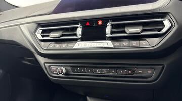 2020 BMW 118i M Sport DCT Euro 6 5-door (Black) - Image: 12