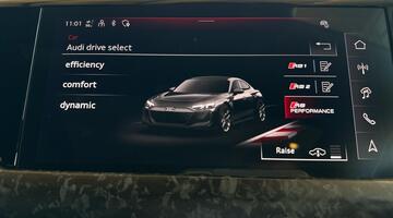 2025 Audi Performance 105kWh Carbon Black Auto quattro 4-door (Green) - Image: 23