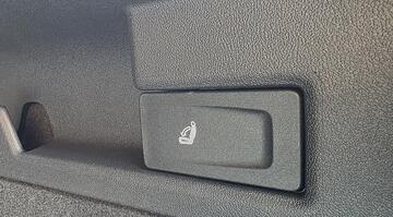 2025 Volkswagen Pro 77kWh Match Plus Fastback Auto 5-door (Multicolour) - Image: 19