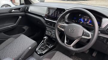 2025 Volkswagen 1.0 TSI Life DSG Euro 6 5-door (Grey) - Image: 6